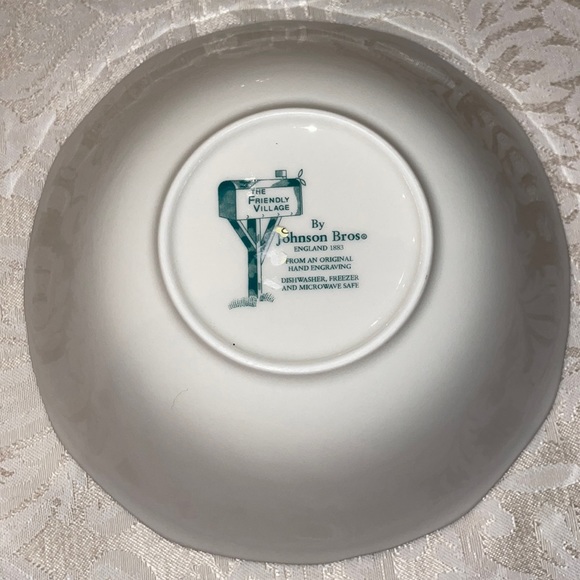 Johnson Brothers 6 1/4” The Friendly Village Bowl, NWOT - Picture 2 of 4
